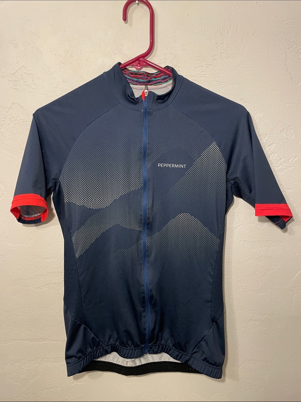 Peppermint Men's Navy Performance Cycling Jersey with Red Sleeve Trim - Picture 1 of 9